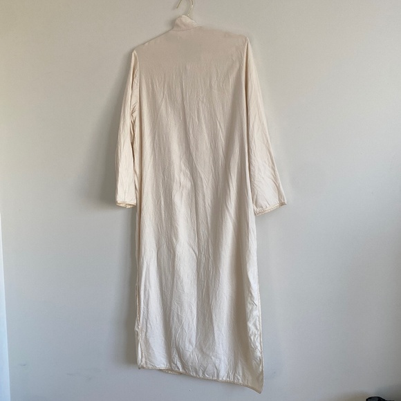 Christine Vancouver Silk Robe — Ivory (M, Late 80s–Early 90s) - Picture 6 of 10